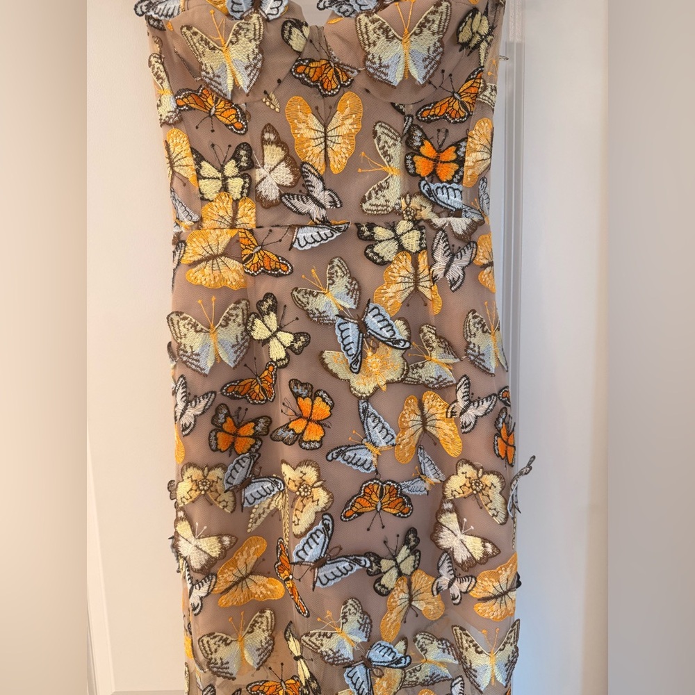 NWOT BRONX AND BANCO Bella 3D Butterfly Jasmine Off the Shoulder Gown - Picture 9 of 16